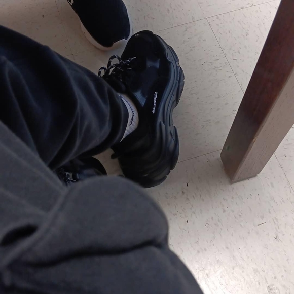 Balenciaga Men's Black Sneakers - Picture 1 of 3